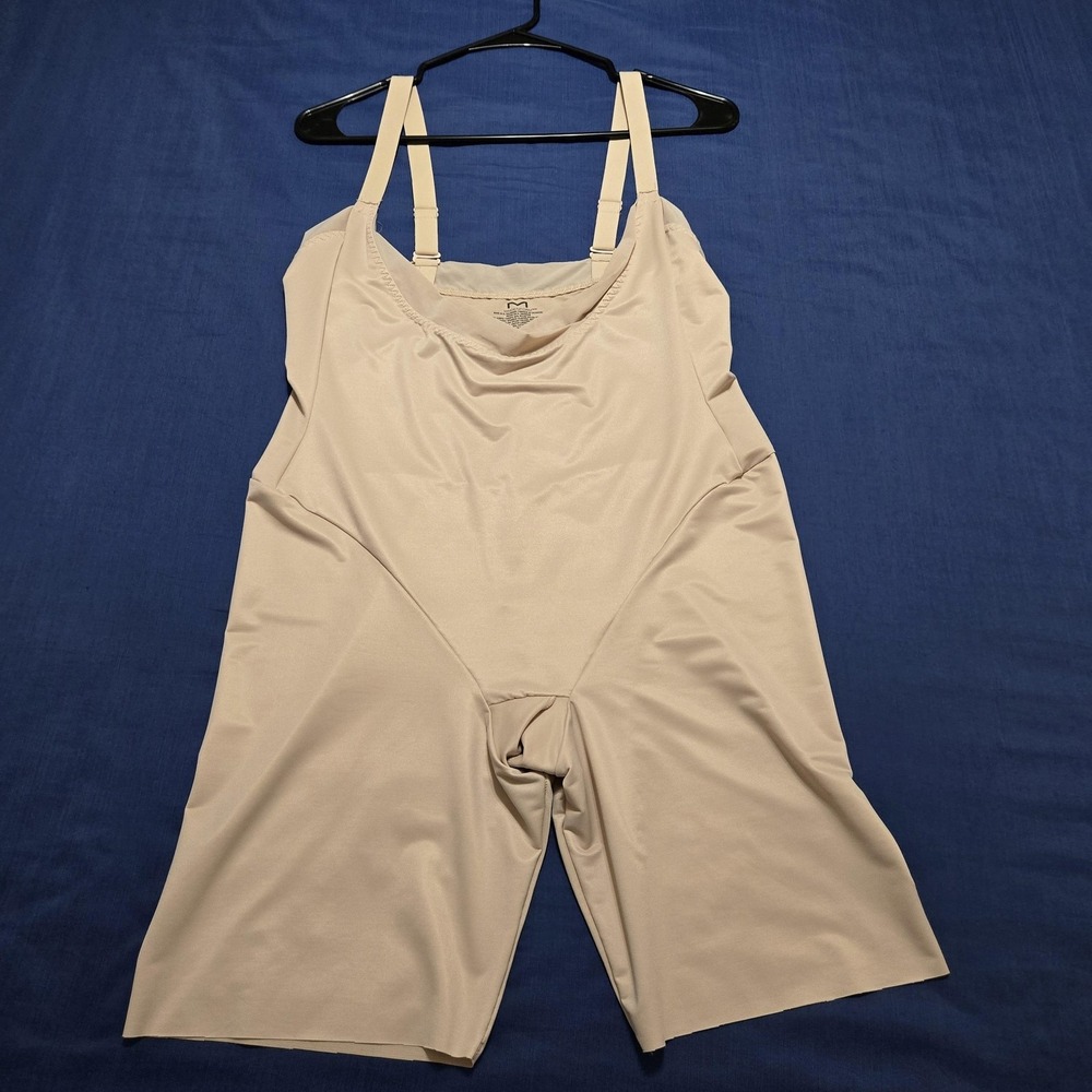 Maidenform Shapewear Bodysuit Womens M Beige One Piece Adjustable Strap Slimming